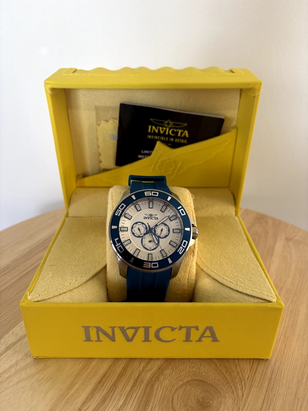 Invicta Pro Diver 36610 Men's 50mm Silver Dial Blue Bezel Silicone Watch NIB Box